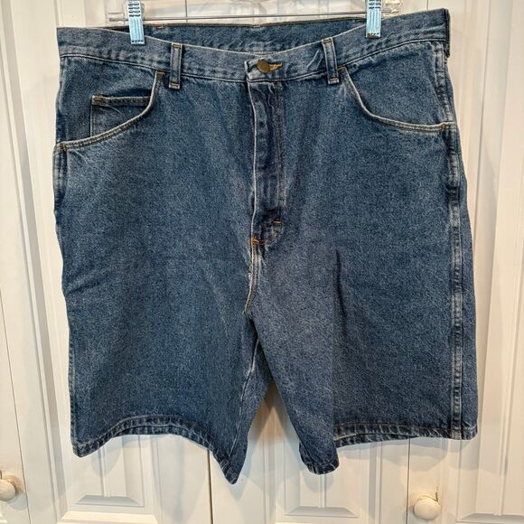 Wrangler Jean Shorts Size 38 - Picture 1 of 6